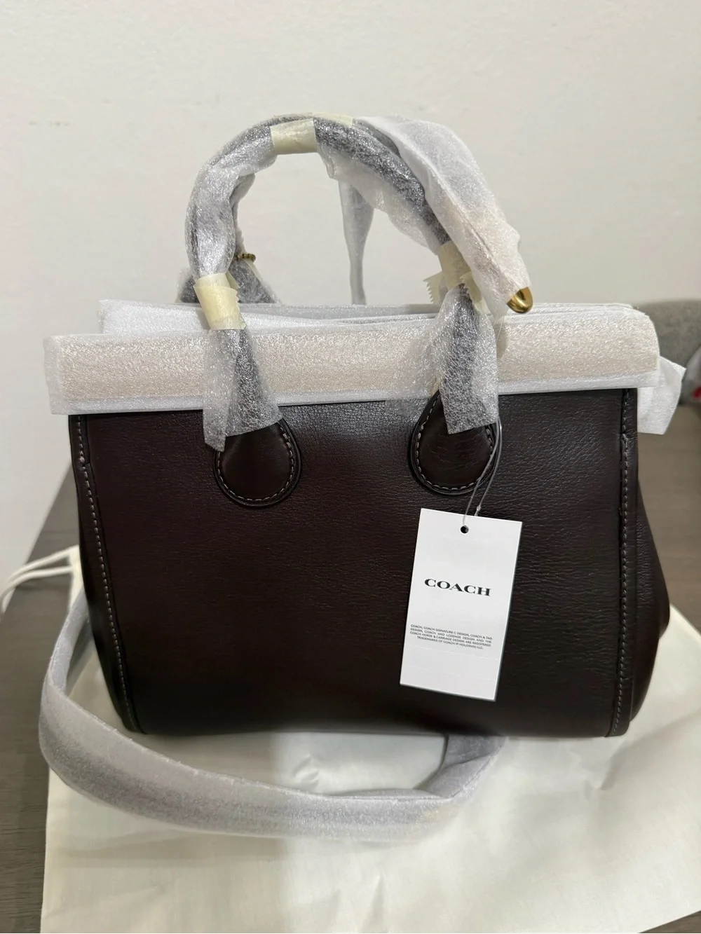 COACH Turnlock Tote Bag 22 Maple/Brass